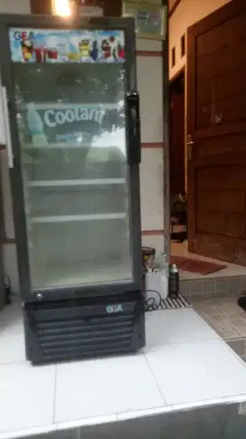 Kulkas warung merk GEA bodi mulus kurang dingin di srengseng sawah