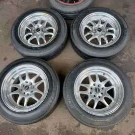 Work kiwami ring 15 lebar 7-8,5 pcd 4x100/114,3 ban 185/65 R15 Avanza