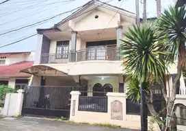Rumah Bagus 2 lantai siap Huni di Lebak Bulus, Jakarta Selatan.