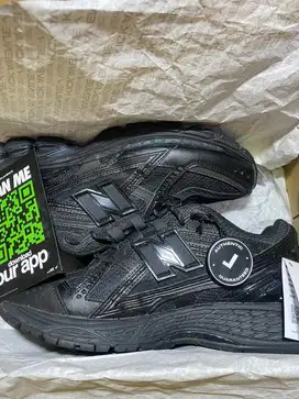New Balance 1906U Triple Black
