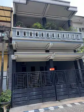 Dijual Rumah 2.5 lantai Lokasi Perum. Gunungsari Indah Surabaya