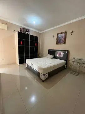 DIJUAL/DISEWAKAN RUMAH MEDITERANIA BOULEVARD 7X20 DI PIK 1