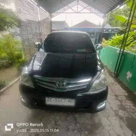 Mobil Kijang Innova