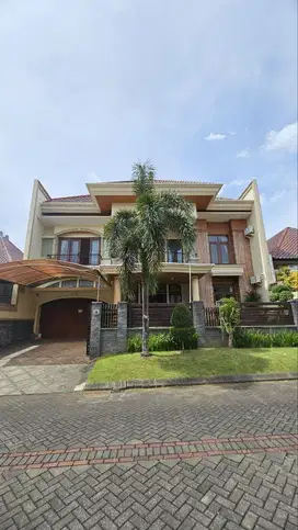DIJUAL RUMAH MEWAH DI PERUMAHAN EKSKLUSIF ISTANA DIENG, MALANG