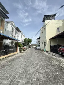 Dijual Rumah Villa Komplek Astoria Jalan Harmonika Baru Setiabudi