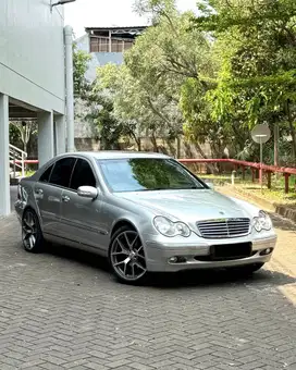 Mercedes Benz C240 Elegant W203 Silver 2003 Murmer Ori Menarik Bu Baru