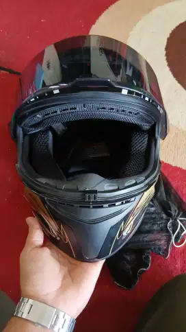 Helm full face merek MLA 2025