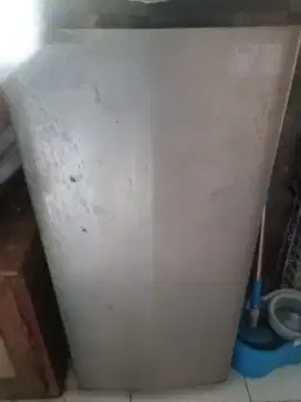 Kulkas 1 Pintu Merek Aqua