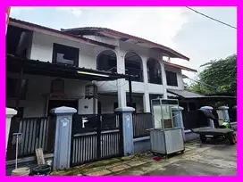 dhyana Dijual cepat rumah 2 lantai  lt 719m2 di kembangan