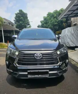 Jual Toyota Kijang Innova Venturer 2.4 Diesel A/T hitam tahun 2022