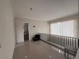 Termurah rumah udah renov cakep tanah 12 x 20 Suvarna Sutera