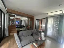 Rumah 2 Lantai Dengan Desain Modern di Summarecon Bandung