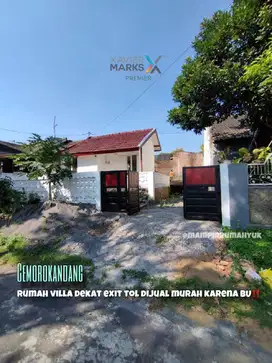 Rumah Luas Cantik dekat Exit Tol dijual Murah di Cemorokandang Malang