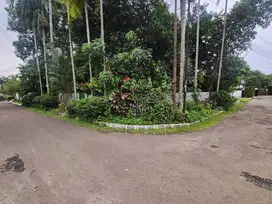 HOEK   DIJUAL RUMAH SHM BELAKANG LIPPO MALL