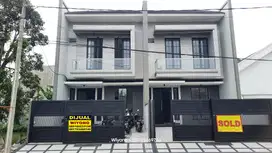 Rumah Dharmahusada Indah Surabaya Dekat Unair Kampus C