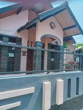 Rumah sewa/tinggal siap huni akses motor dekat  Unpar di Ciumbuleuit