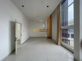 Dijual Villa Komplek Cemara Kuta Jalan Seminyak (Belakang ada kanal)