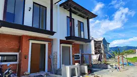 Villa dekat jalan raya dan 2 menit dari alun alun batu