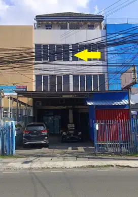 Dijual Cepat Ruko Utan Kayu, Lokasi Komersial Pinggir Jalan Raya