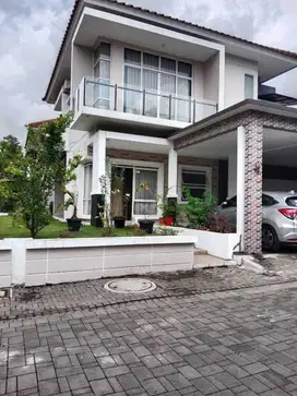 Rumah di Mayangsunda Kota Baru Parahyangan, Hook Semi Furnished