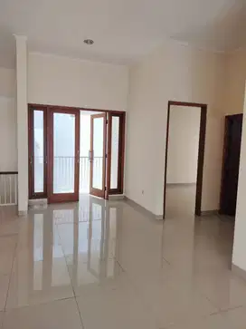 Rumah 2 Lantai Lebar 16m Siap Huni Aman dan Jalan Lebar