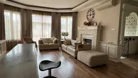 Rumah Mayang Permai PIK 9,4x16 Full Furnished Hadap Selatan