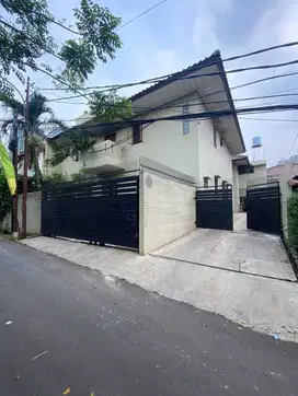 Dijual Rumah di Jl. Cilandak Tengah