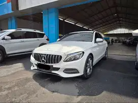 (16rb miles) Mercedes Benz C200 AT Matic 2014