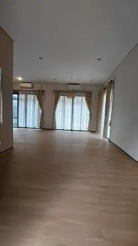 Rumah di Kamandaka Kota Baru Parahyangan, Mewah 2 Lantai Hook