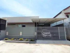 Rumah Bagus Like New Di Komplek Taman Holis Cigondewah Rahayu Bandung