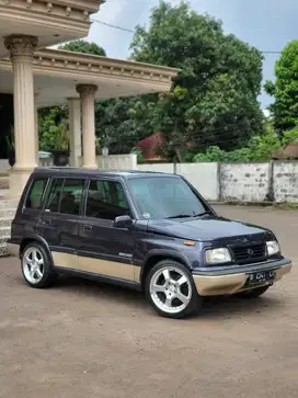 Suzuki escudo 1.6 1996 antik low KM