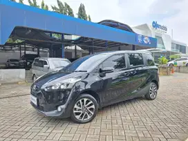 Low KM Toyota Sienta 1.5 V Bensin-AT 2021 SRR