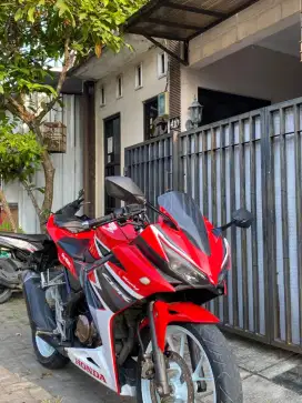 Di jual Honda CBR 150