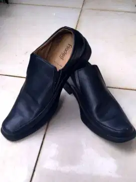 Dijual Cepat! Sepatu Pantofel Pria Fladeo