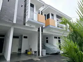 Di Jual Rumah Cantik Jalan Baiduri di Sumur Batu harga spesial