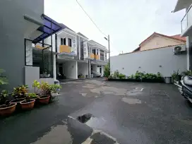 Di Jual Rumah Cantik 2 lantai di jalan Sumur Batu