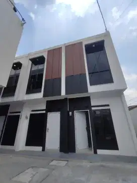 Di Jual Rumah baru 2 lantai di Jalan Cipinang Sanjau Jatinegara