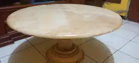 Meja marmer bunder