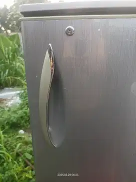 Kulkas 1 pintu jumbo General Pasir putih sawangan