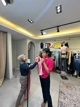 KARYAWAN TOKO BAJU / HOST LIVE TIKTOK
