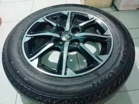Velg dan ban serep Calya 2024 original kondisi belum kena aspal
