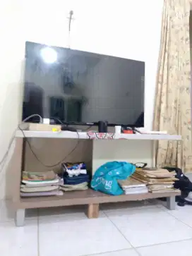 Tv Polytron baru