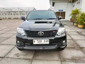 Toyota Fortuner vnt TRD 2014 diesel Metik