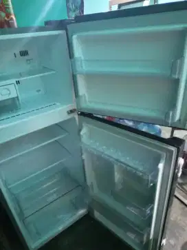 Kulkas 2 pintu LG smart inverter