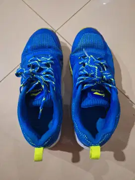 Sepatu Badminton Lining