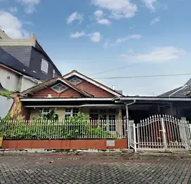 Nirwana Eksekutif Rumah Lama Hancur
