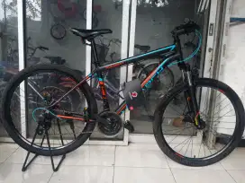 Sepeda gunung polygon monarch 5