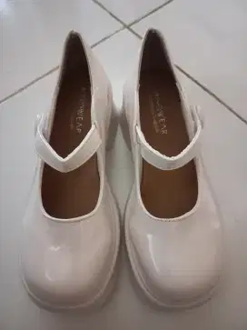 Sepatu wanita, size 37 cm, heels 5 cm, warna creme