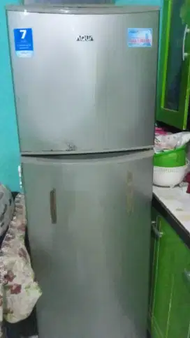 Kulkas aqua 2 pintu