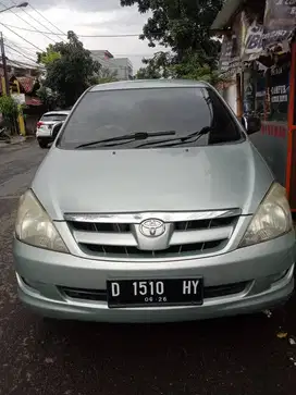Kijang Innova V matic 2006 . Jual cepat